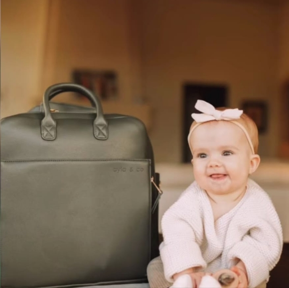 Brand New Ayla&Co Large Travel Bag color Olive Green - Picture 5 of 13